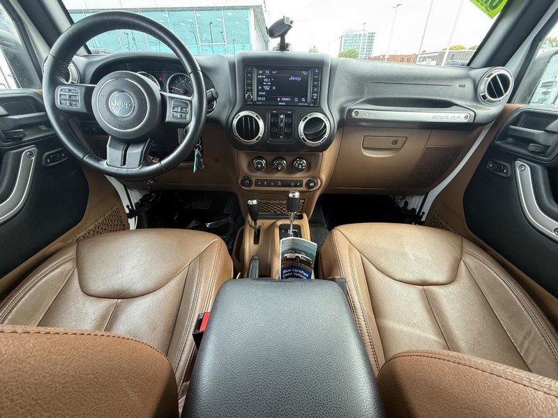 Used 2018 Jeep Wrangler Unlimited Rubicon w/ Dual Top Group AWD/4WD image 16