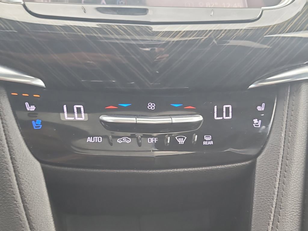 Used 2020 Cadillac XT6 Premium Luxury image 27
