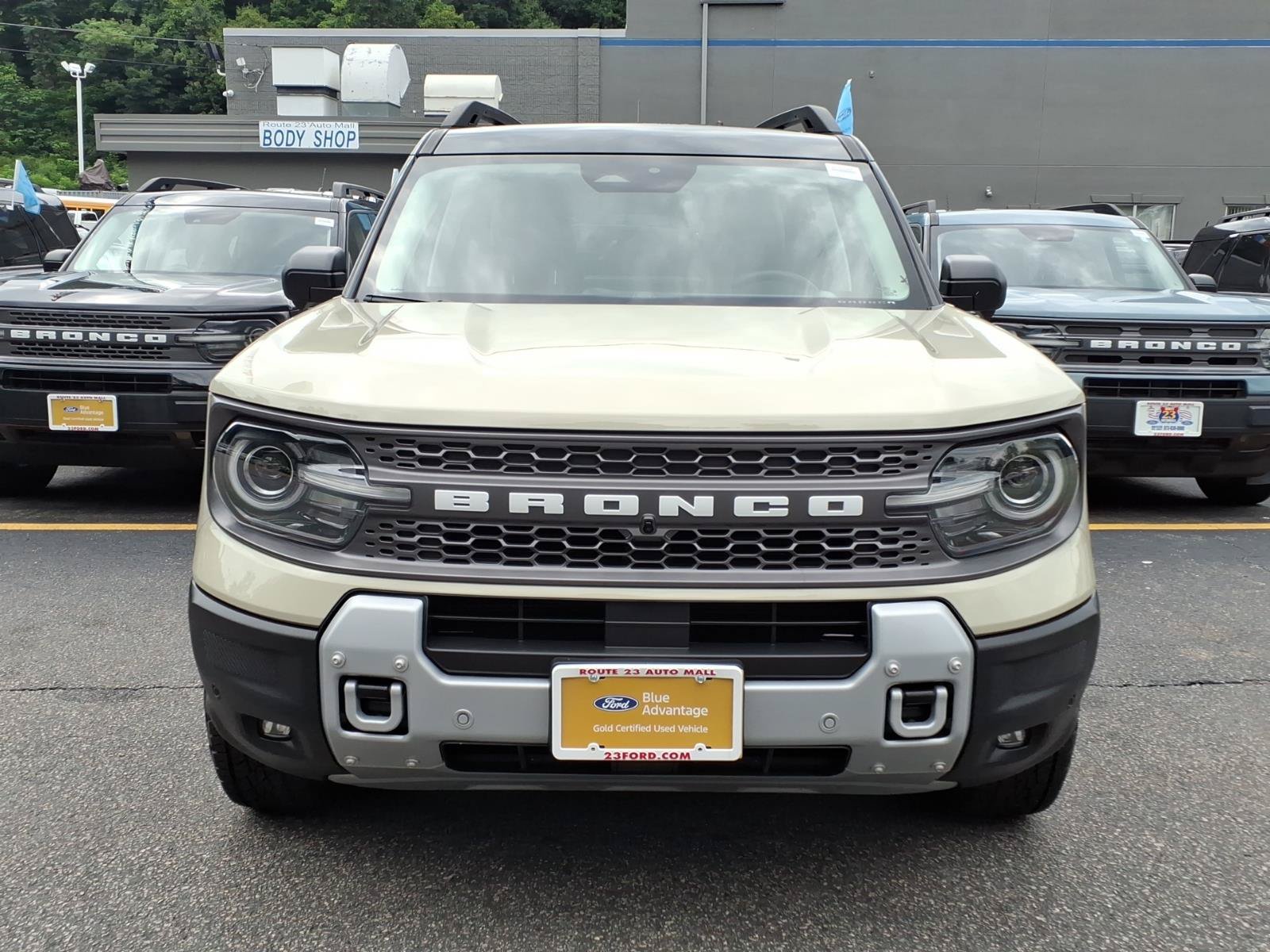 Certified 2025 Ford Bronco Sport Badlands w/ Badlands Tech Package AWD/4WD image 2