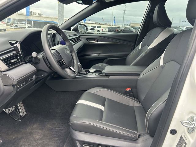 Used 2025 Toyota Camry SE w/ Convenience Package image 15
