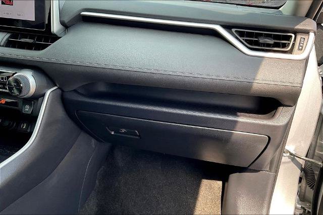 Used 2025 Toyota RAV4 XLE FWD image 27