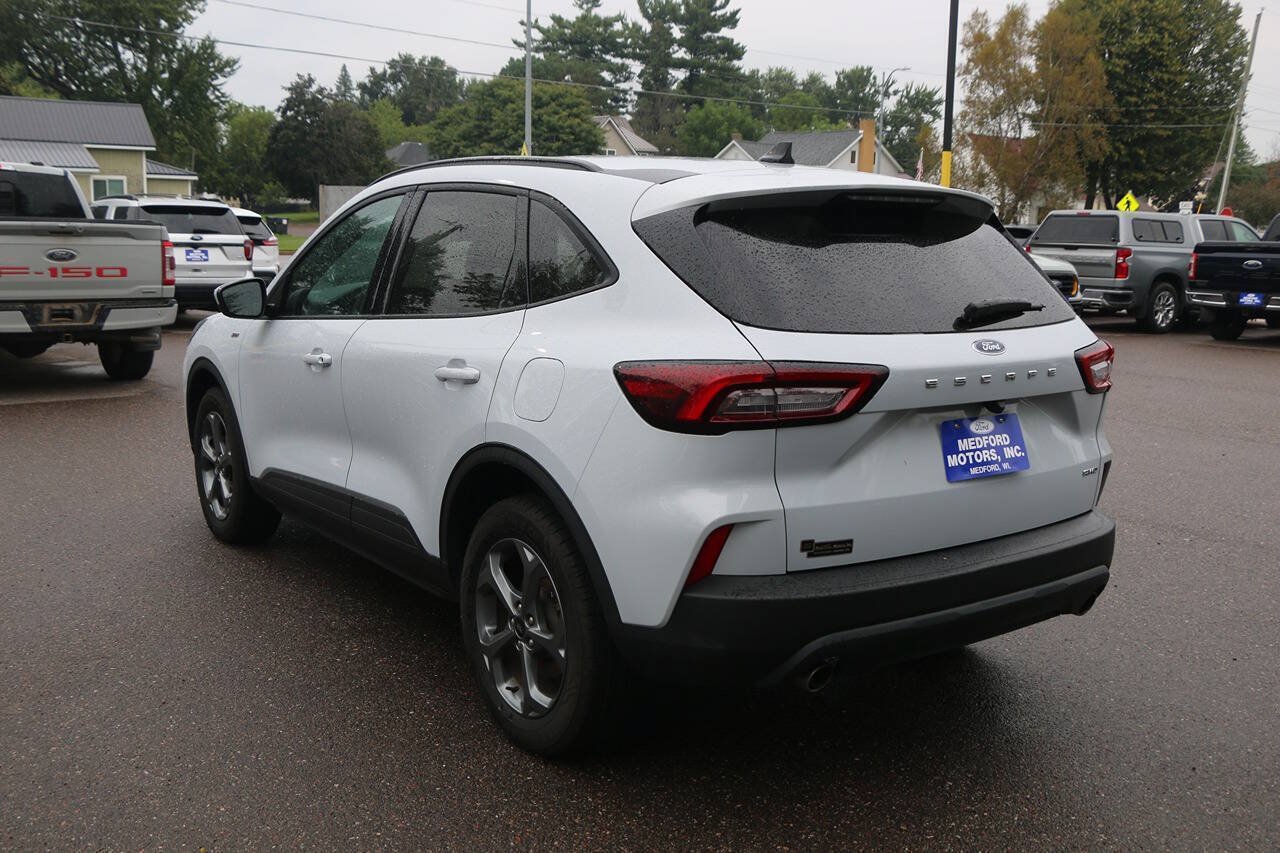 Certified 2025 Ford Escape ST-Line Select AWD/4WD image 5