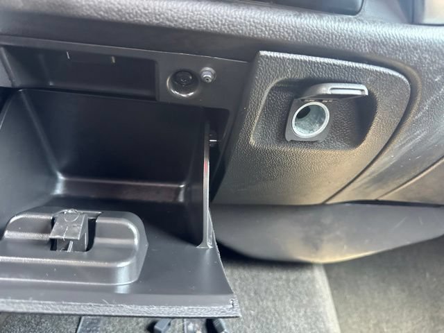 Used 2018 Chevrolet Silverado 1500 LT AWD/4WD image 17