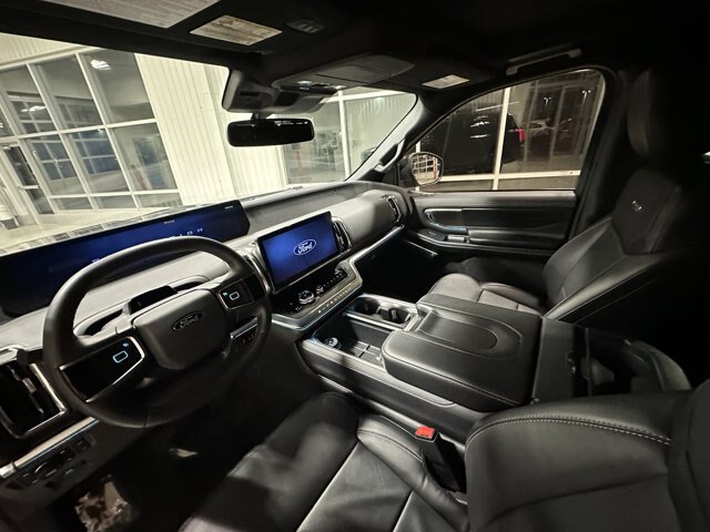 Certified 2026 Ford Expedition Platinum w/ Stealth Performance Package AWD/4WD image 11