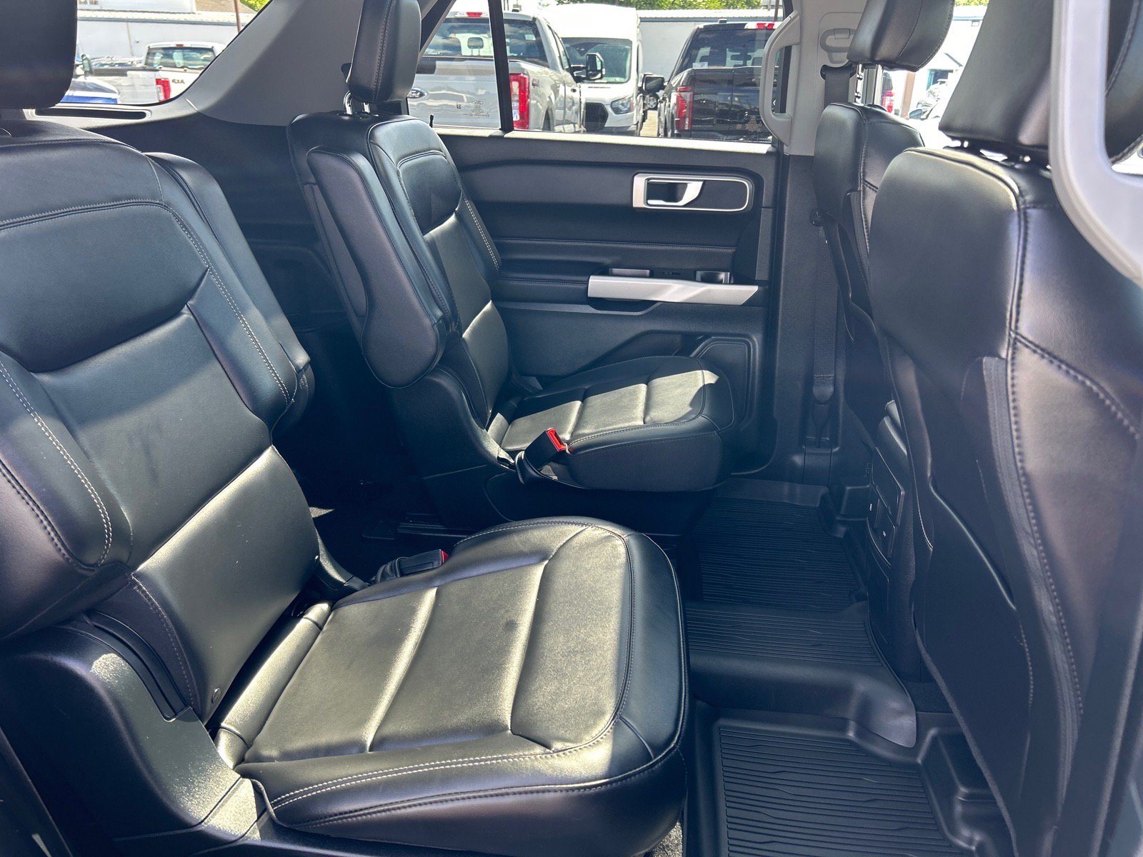 Certified 2024 Ford Explorer XLT w/ Equipment Group 202A AWD/4WD image 22