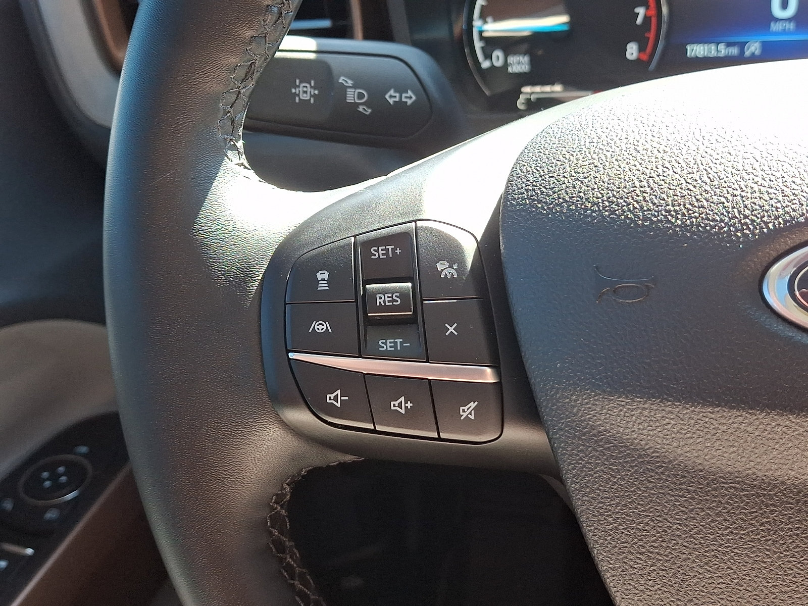 Certified 2024 Ford Maverick Lariat w/ FX4 Off-Road Package AWD/4WD image 23