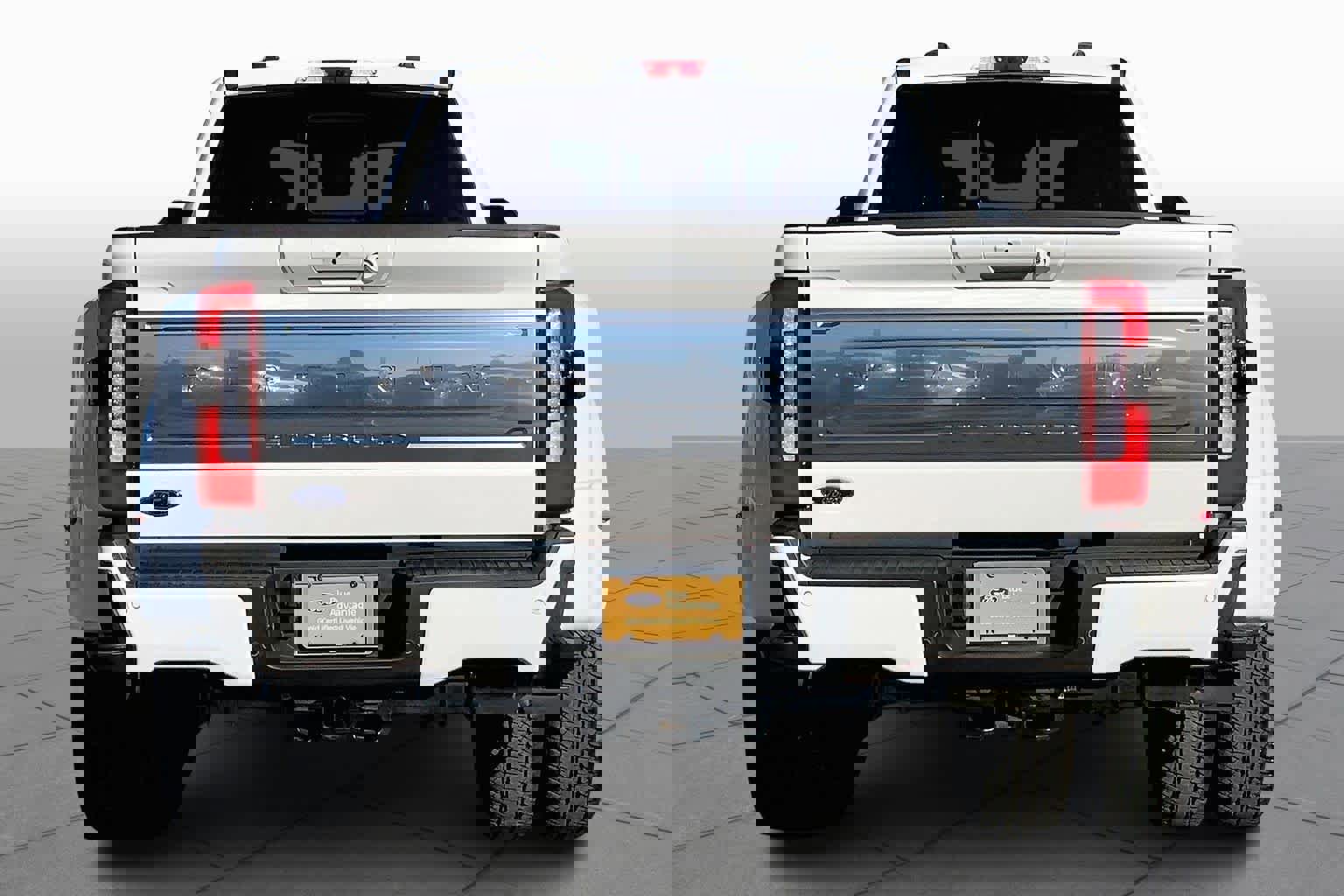 Certified 2025 Ford F350 Platinum w/ Platinum Plus Package image 2