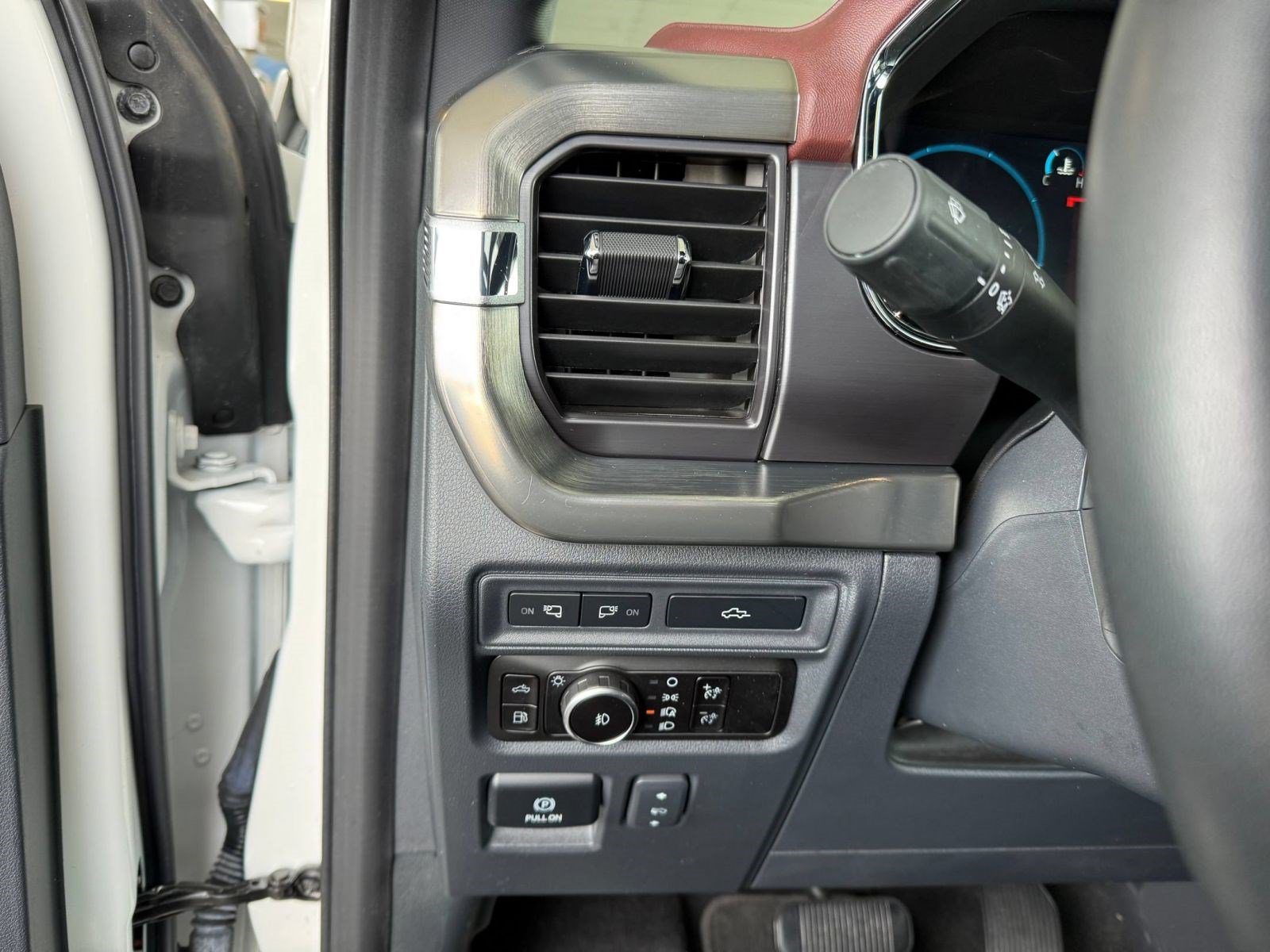 Certified 2023 Ford F150 Lariat w/ Equipment Group 502A High AWD/4WD image 22