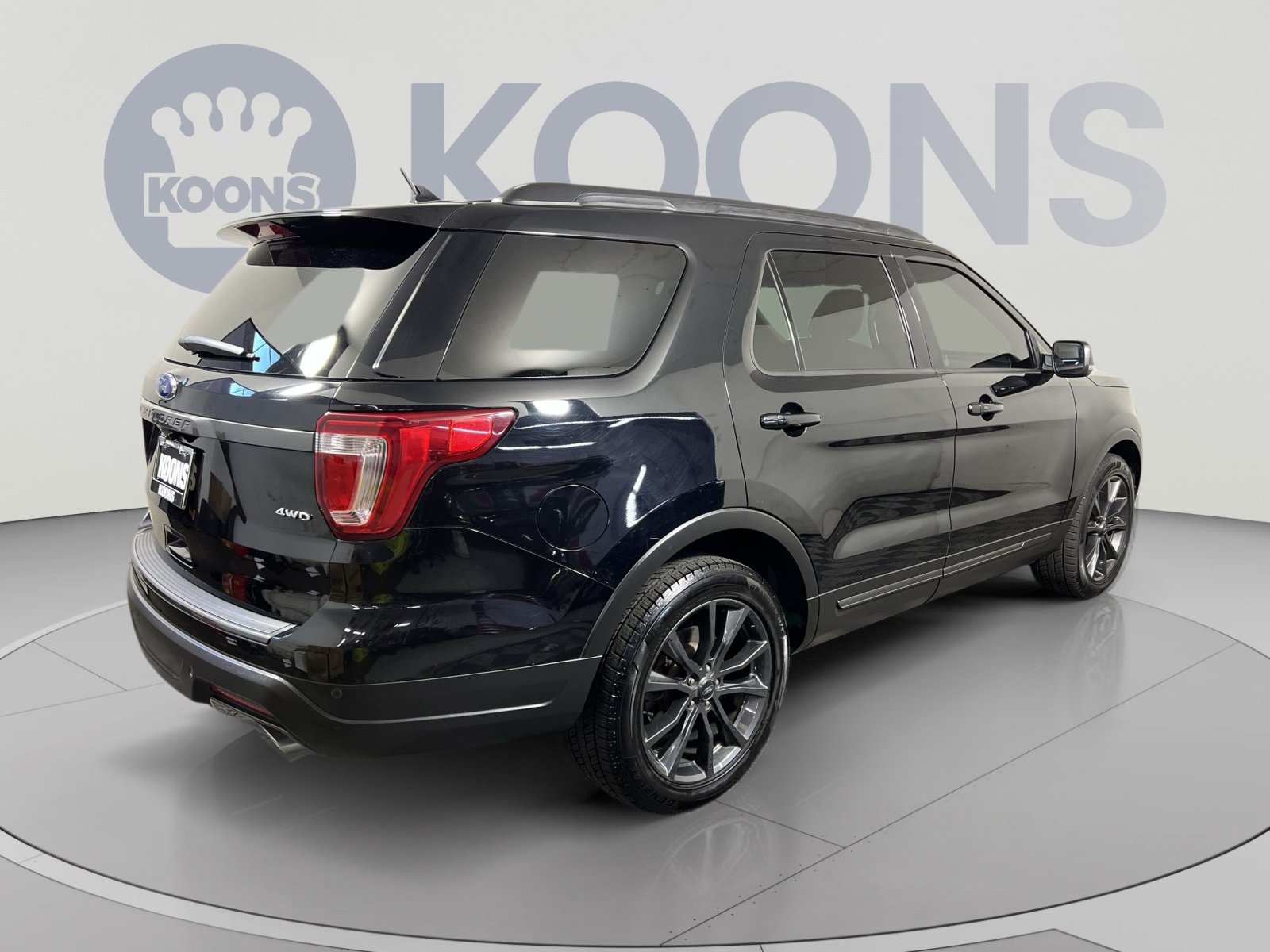 Certified 2018 Ford Explorer XLT w/ Equipment Group 202A AWD/4WD image 11