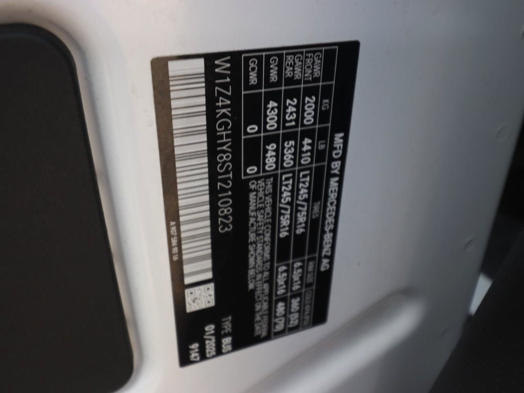 Used 2025 Mercedes-Benz Sprinter 2500 image 23