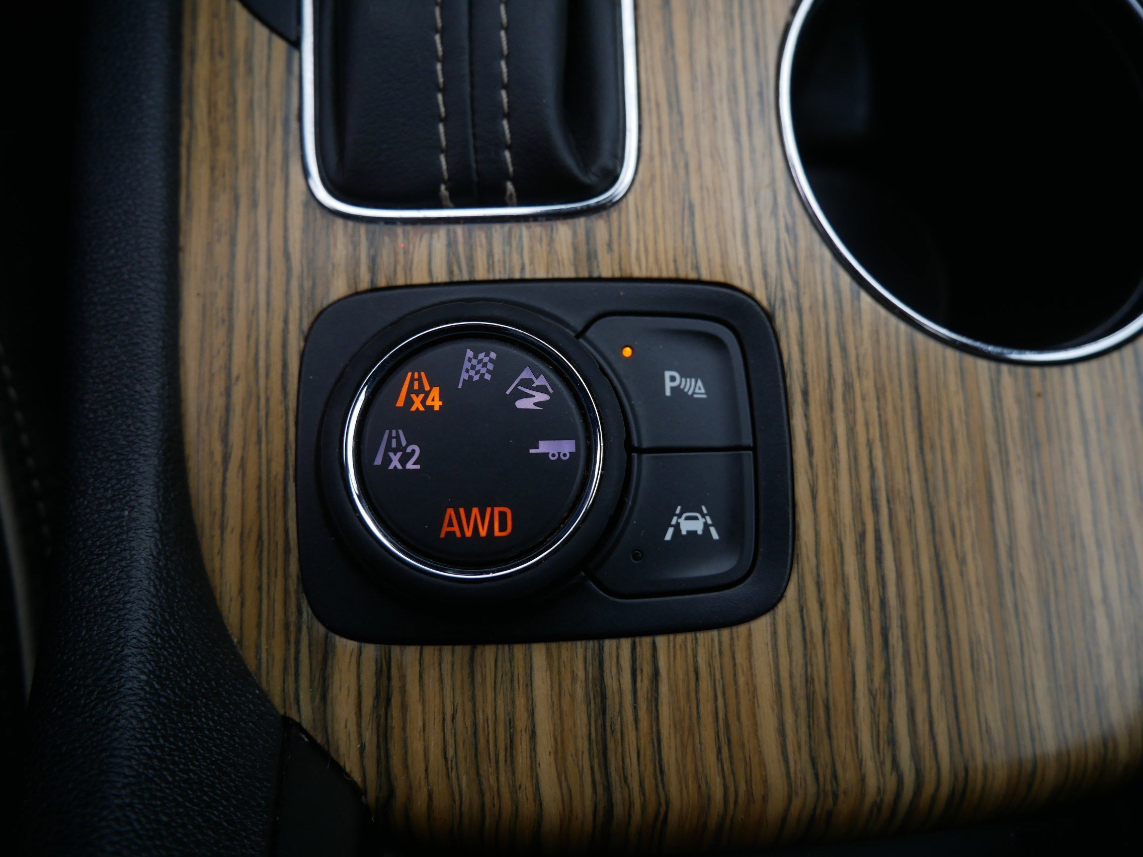 Used 2018 GMC Acadia Denali w/ Technology Package image 32