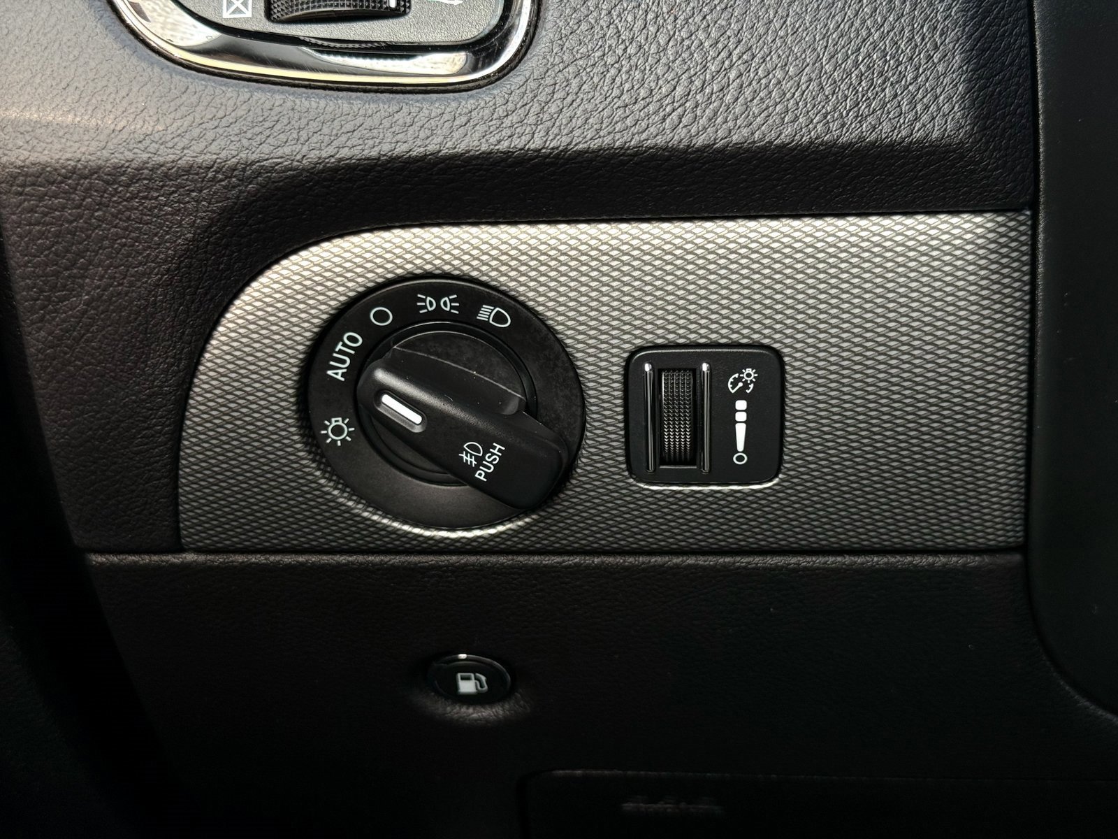 Used 2020 Dodge Durango GT image 35