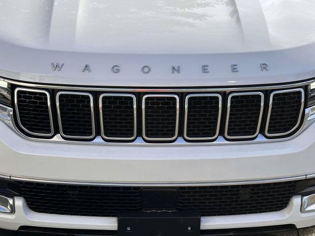 Used 2024 Jeep Wagoneer L 4WD w/ Premium Group I image 9