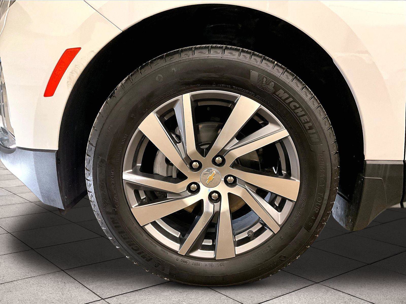 Used 2023 Chevrolet Equinox Premier AWD/4WD image 8