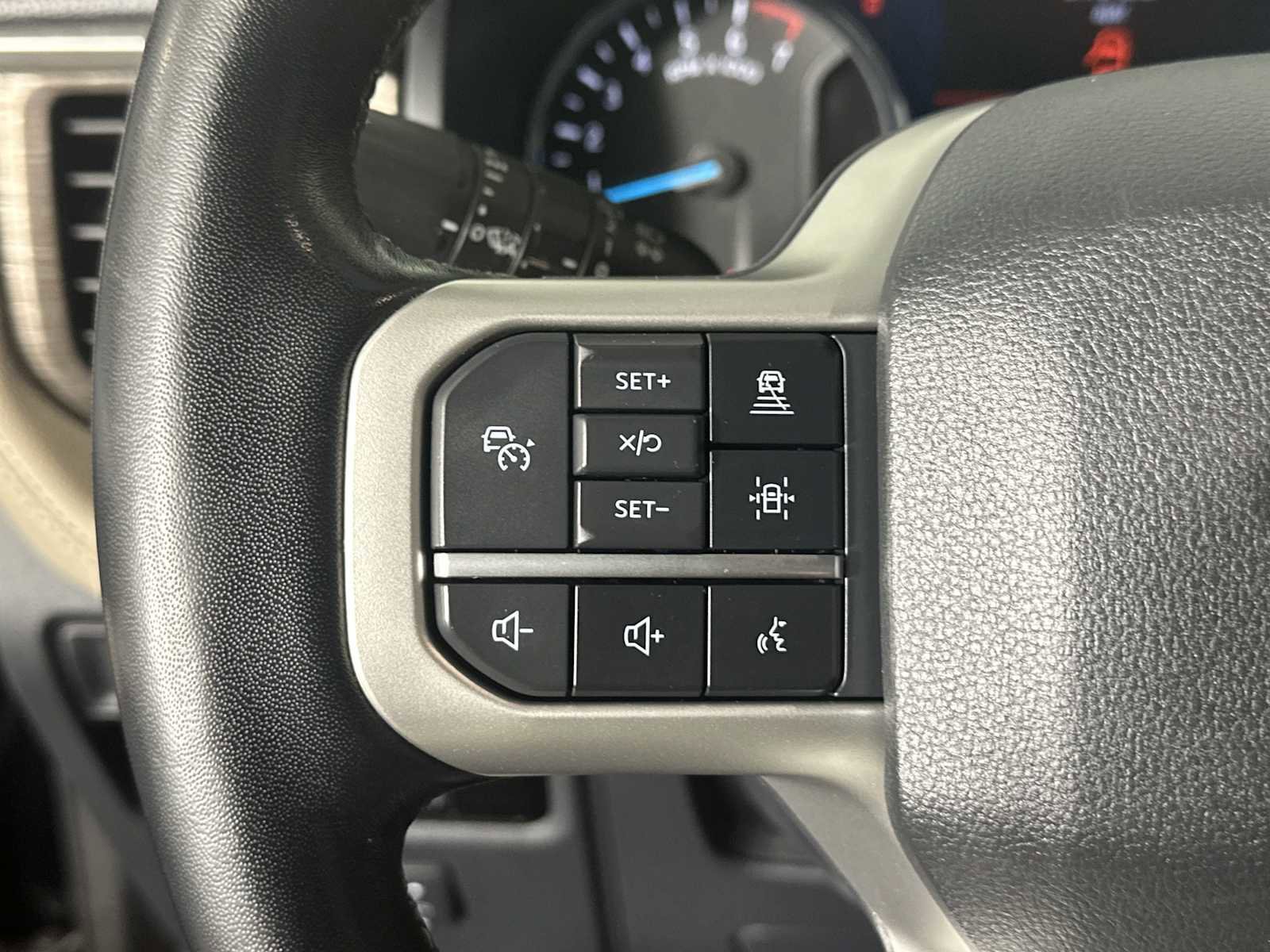 Certified 2023 Ford Expedition Limited image 40