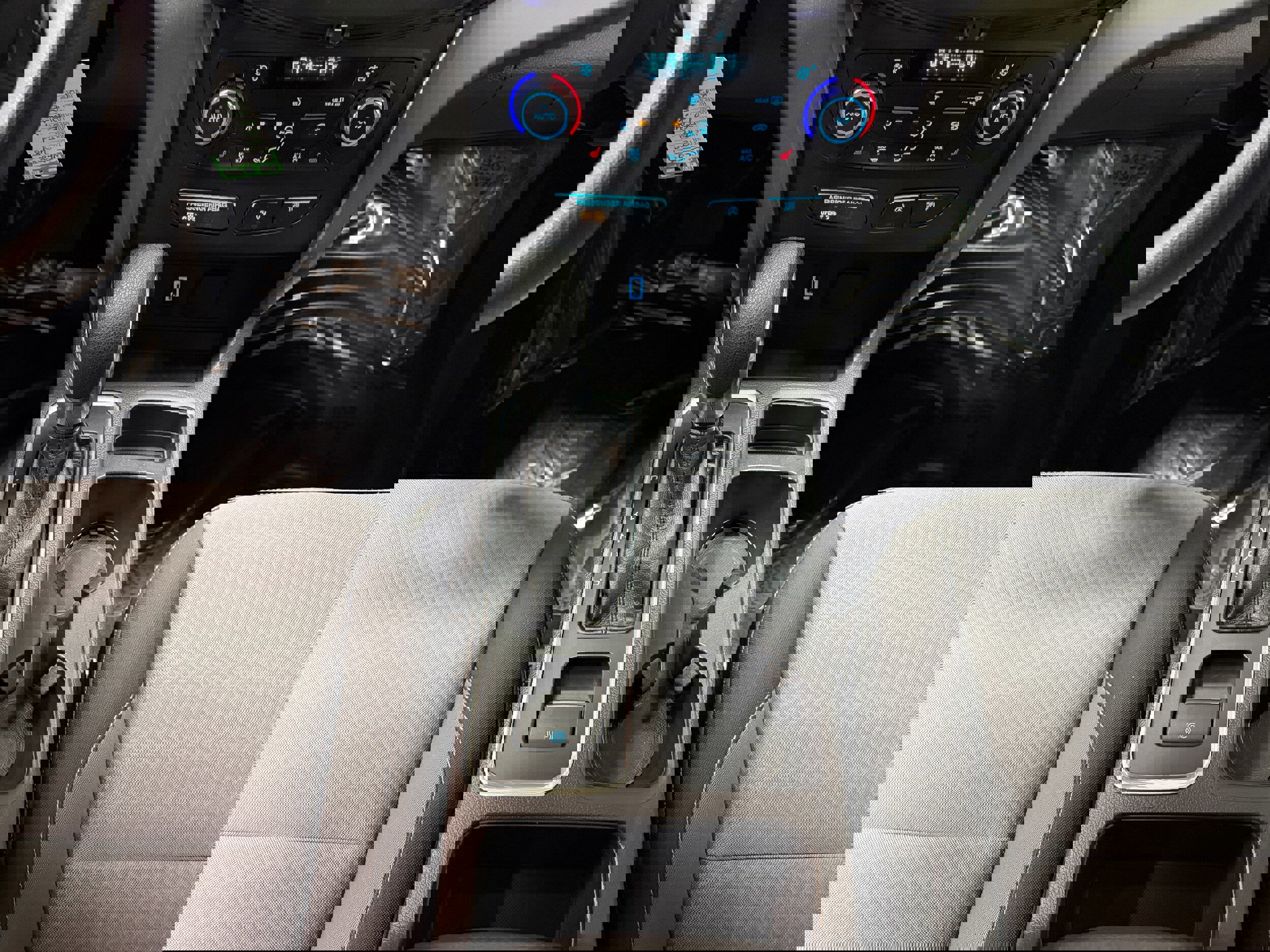 Certified 2018 Ford Escape SE w/ SE Sync 3 Package image 25