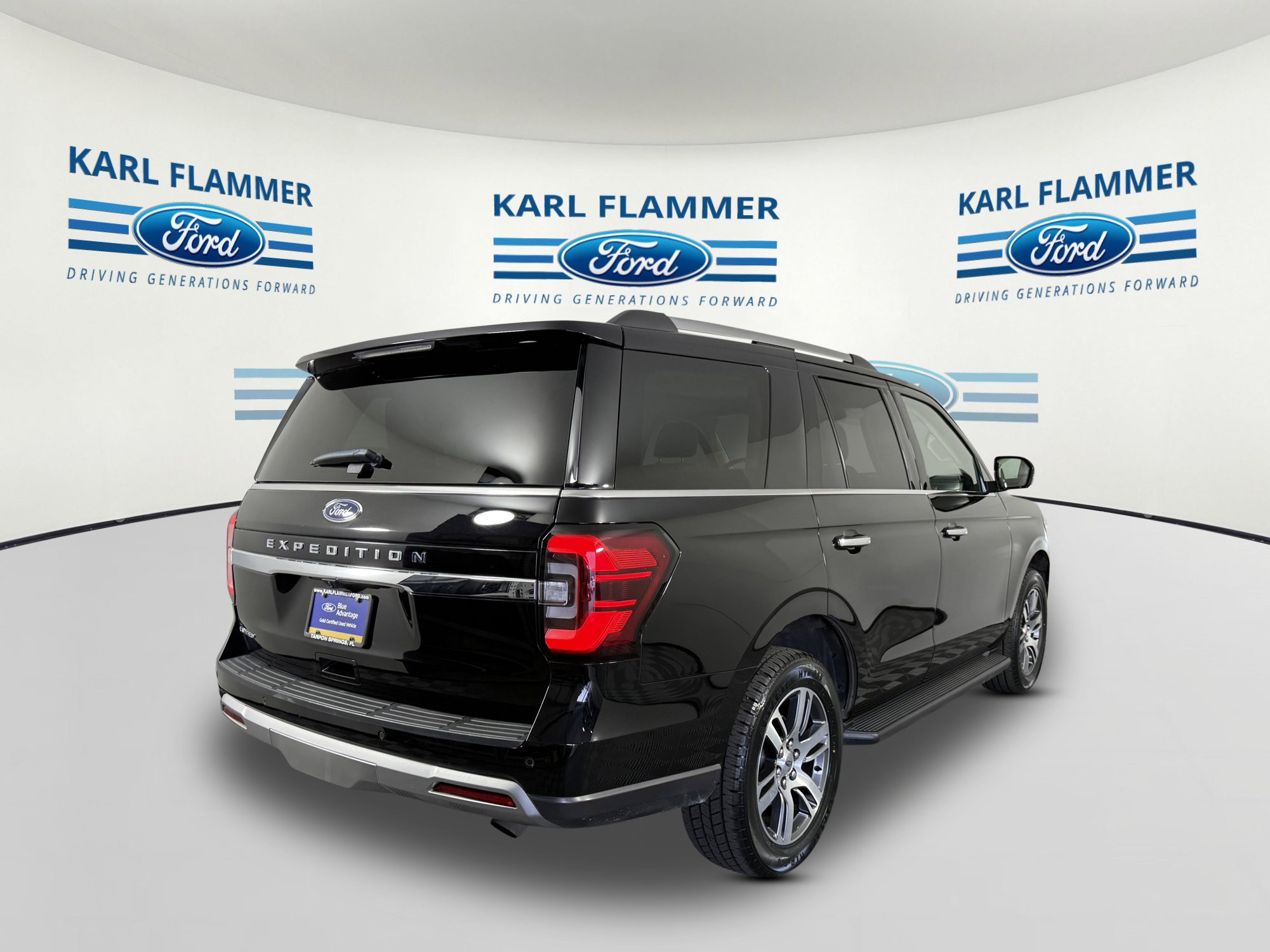 Certified 2024 Ford Expedition Limited image 3