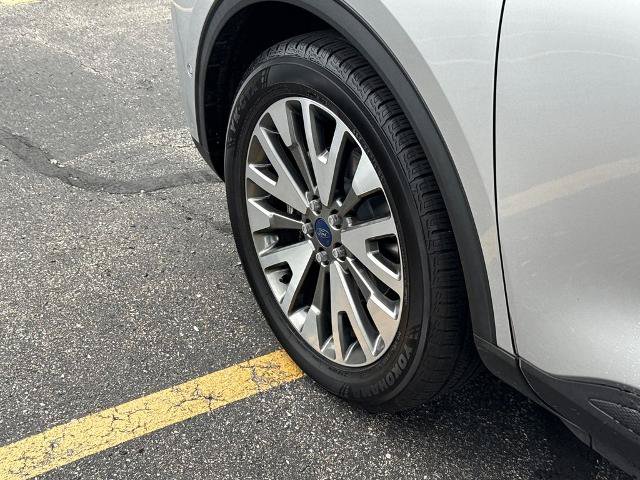 Certified 2020 Ford Escape Titanium AWD/4WD image 16