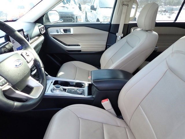 Certified 2022 Ford Explorer Limited w/ Equipment Group 301A image 10