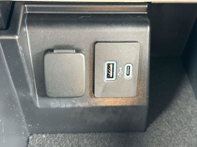 Certified 2023 Ford Explorer Limited w/ Equipment Group 301A AWD/4WD image 31