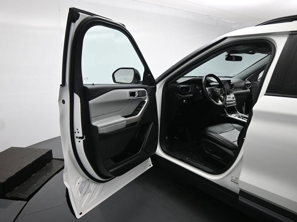 Certified 2023 Ford Explorer XLT w/ Equipment Group 202A image 36
