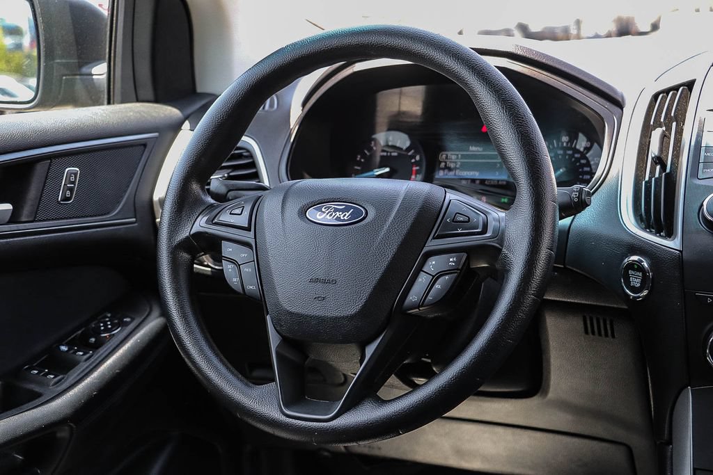 Certified 2018 Ford Edge SE FWD image 19