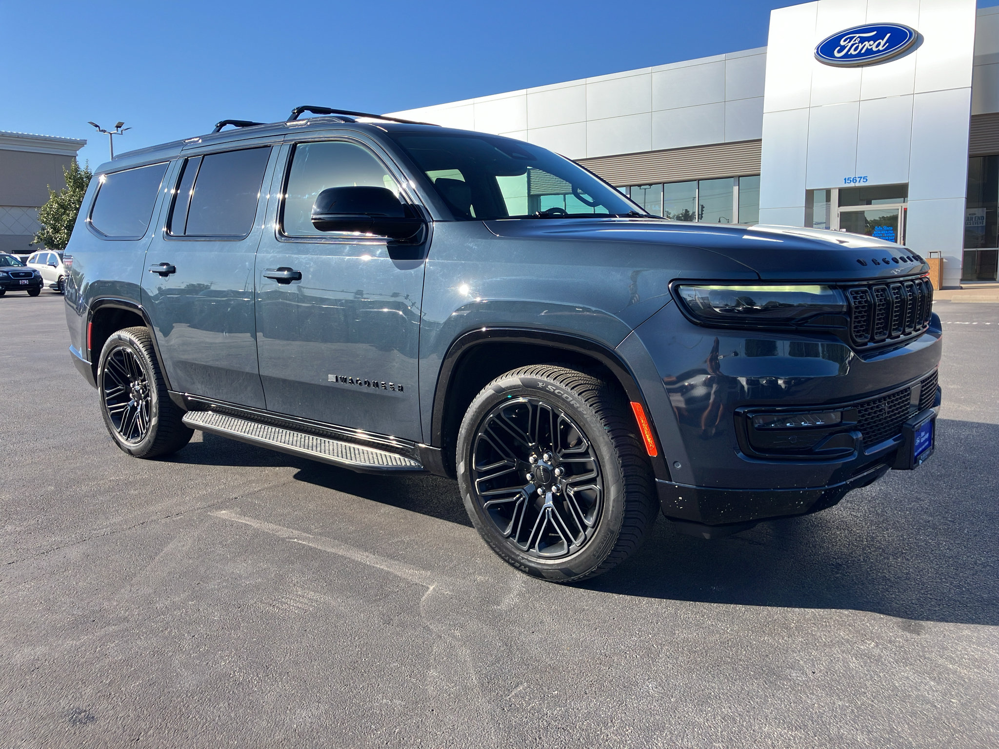 Used 2023 Jeep Wagoneer Series II AWD/4WD image 8