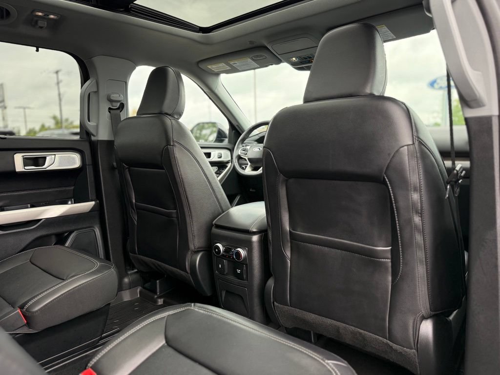 Certified 2024 Ford Explorer Limited w/ Limited Technology Package AWD/4WD image 19