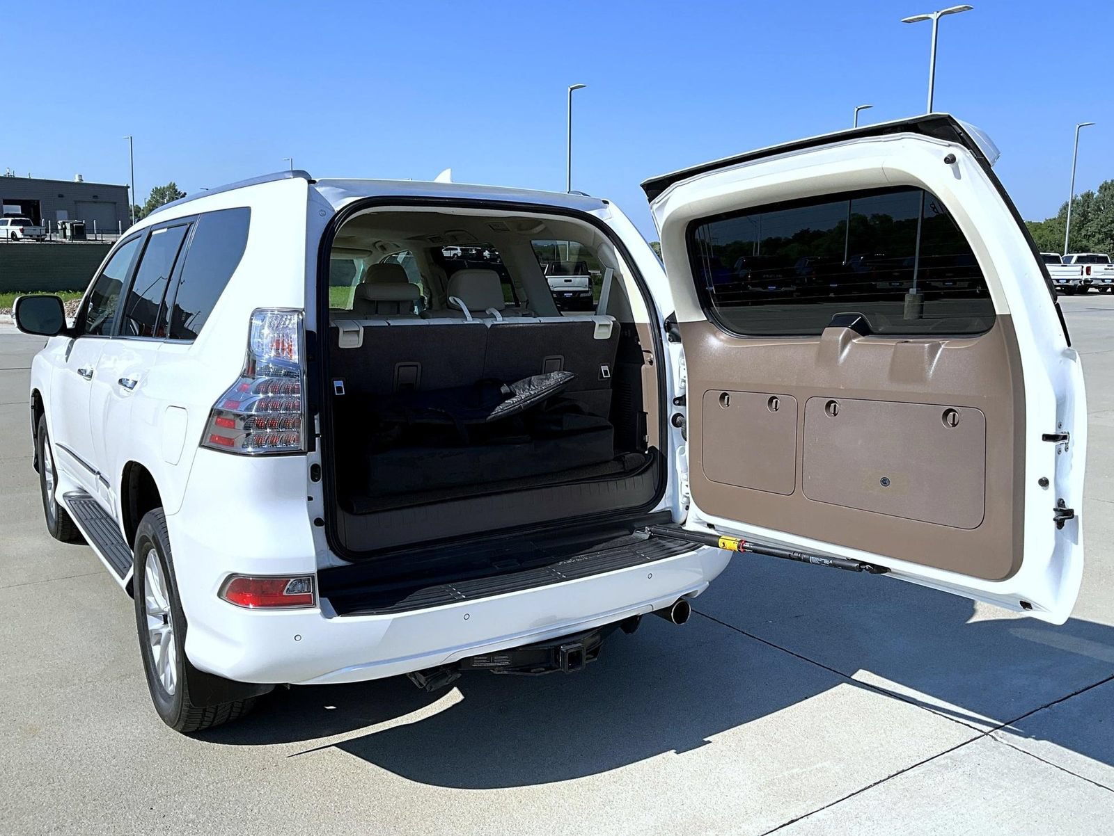 Used 2017 Lexus GX 460 Premium w/ Premium Package AWD/4WD image 25