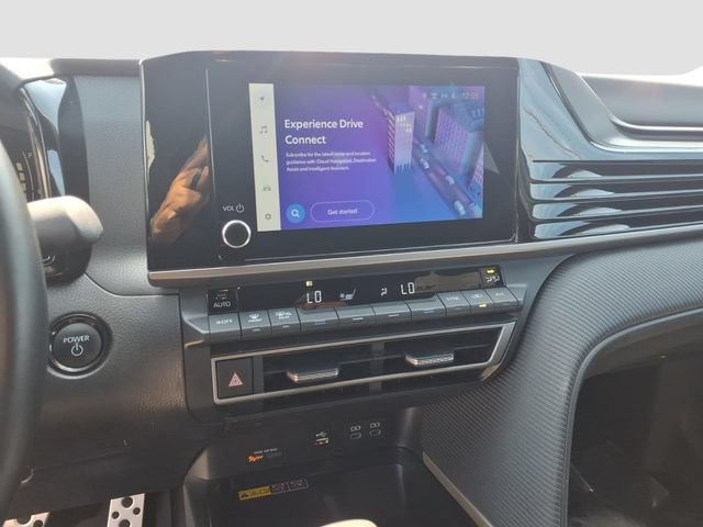 Used 2025 Toyota Camry SE FWD image 19