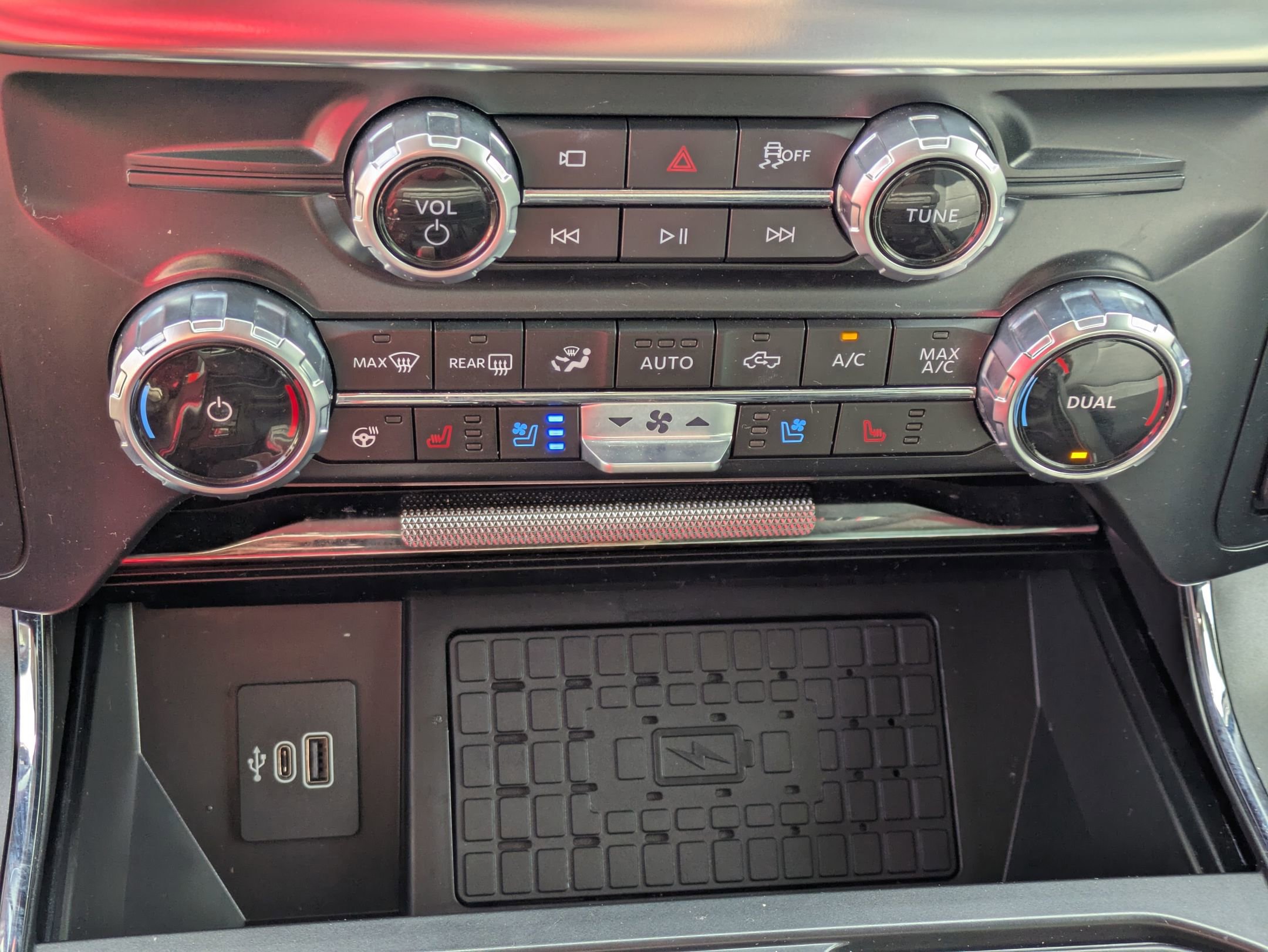 Certified 2025 Ford F150 Lariat w/ Equipment Group 501A Mid image 29