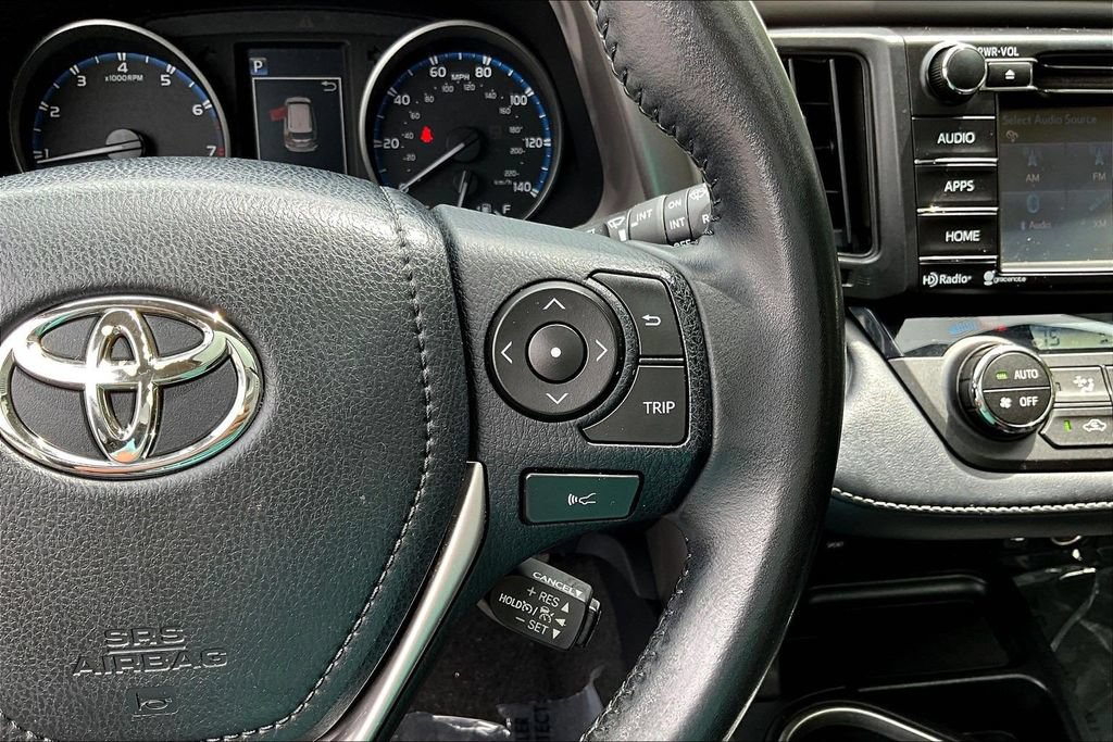Used 2018 Toyota RAV4 XLE FWD image 14