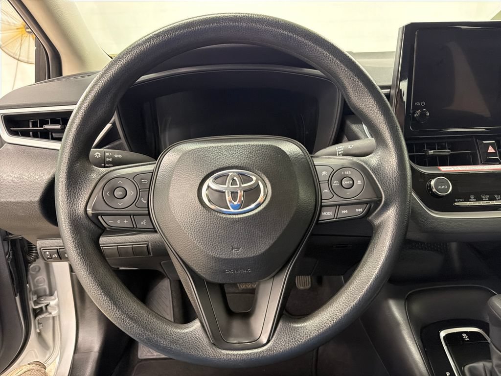 Used 2026 Toyota Corolla LE FWD image 18