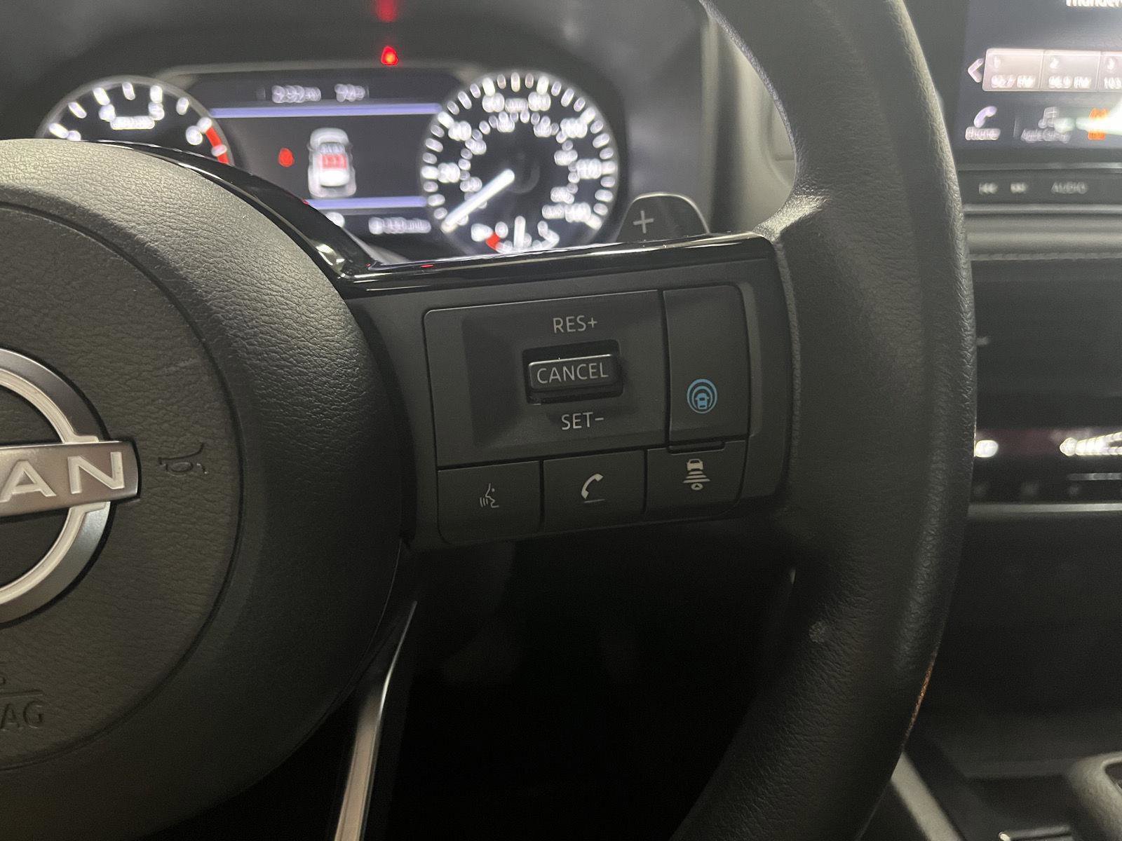 Used 2023 Nissan Rogue SV image 20