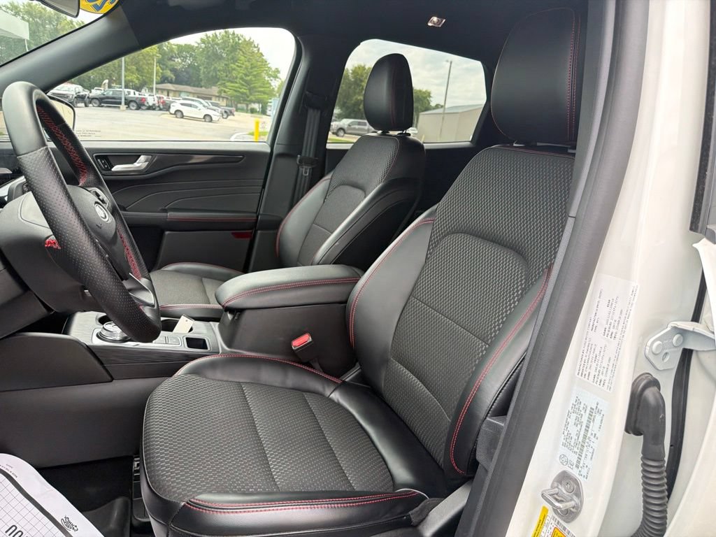 Certified 2023 Ford Escape ST-Line w/ Tech Pack #1 AWD/4WD image 12