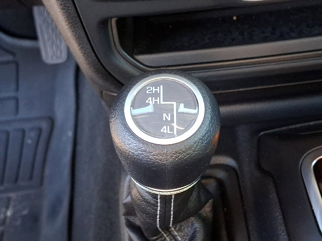 Used 2025 Jeep Wrangler Sport AWD/4WD image 20