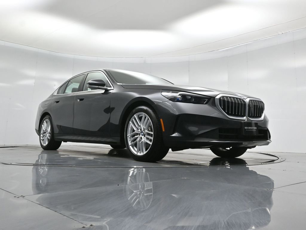 Used 2025 BMW 530i image 5