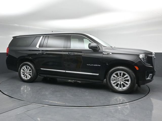 Used 2023 GMC Yukon XL SLT w/ SLT Premium Package AWD/4WD image 5