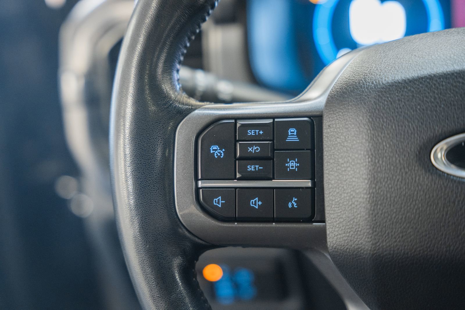 Certified 2022 Ford F150 Lariat w/ Equipment Group 502A High image 37