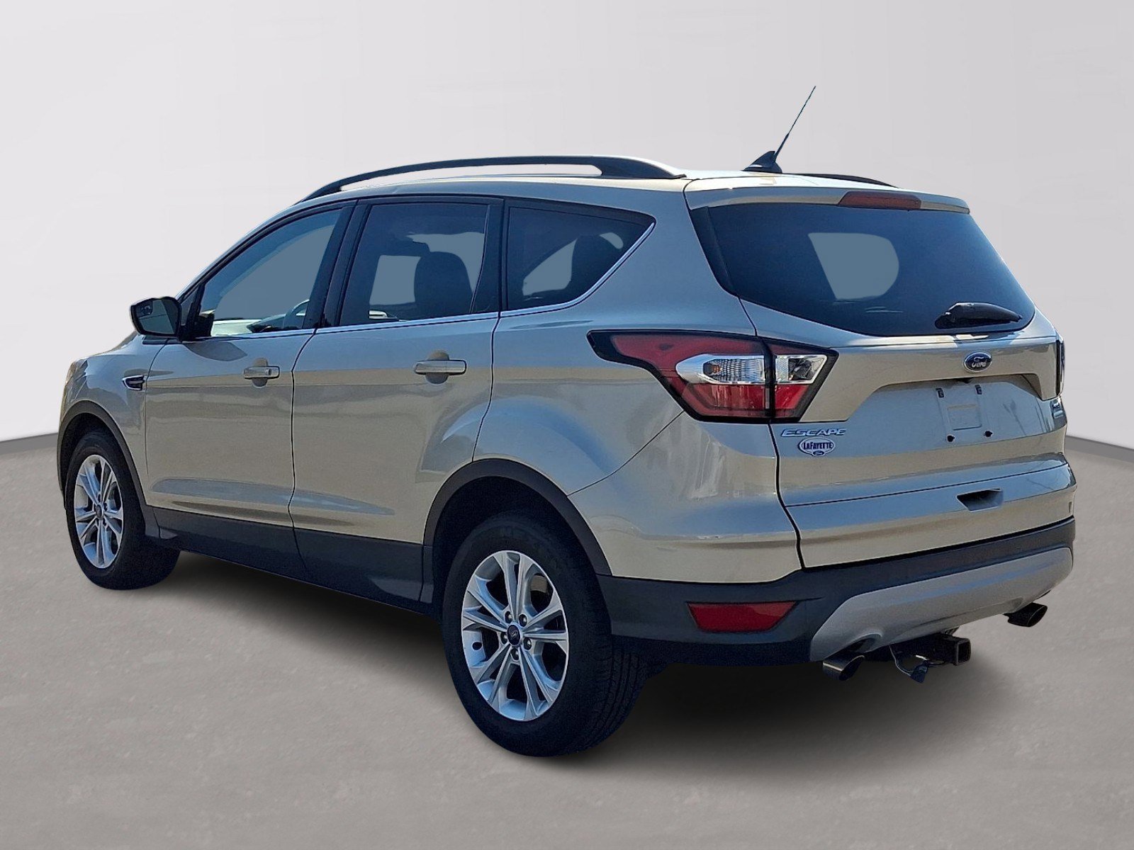 Certified 2018 Ford Escape SE w/ SE Sync 3 Package FWD image 4