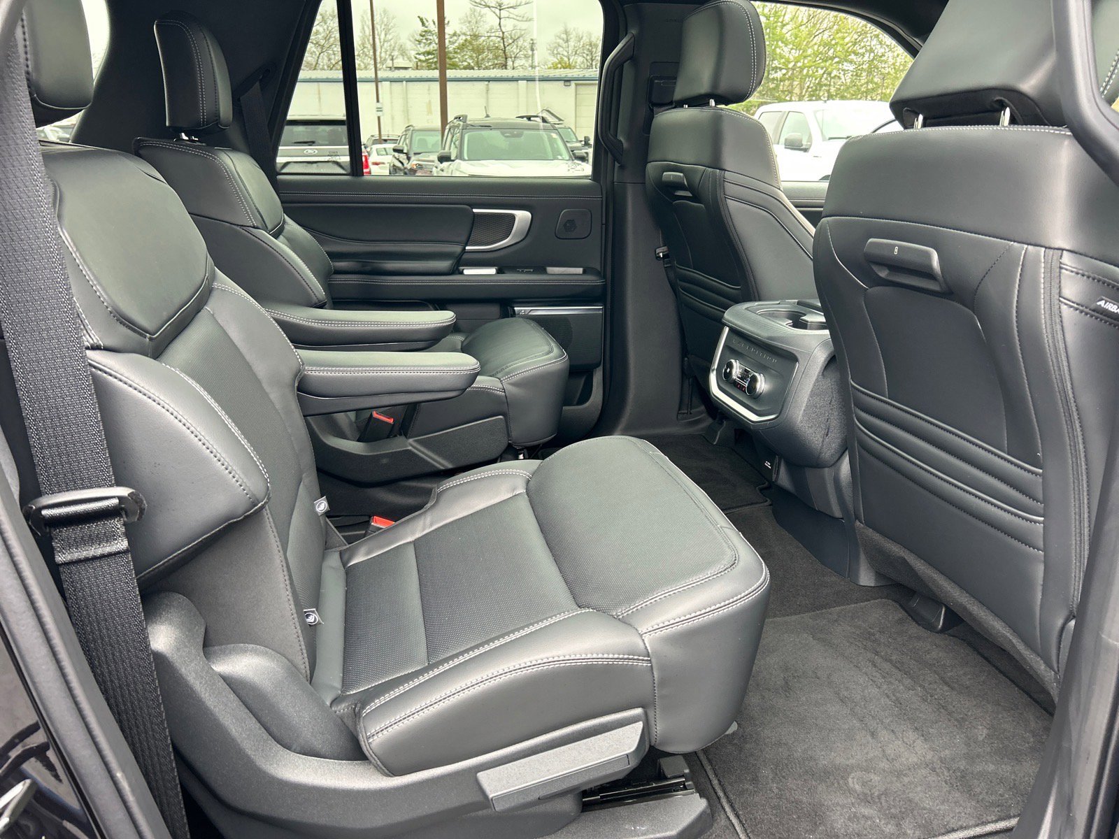 Certified 2025 Ford Expedition Max Platinum w/ Stealth Performance Package AWD/4WD image 24