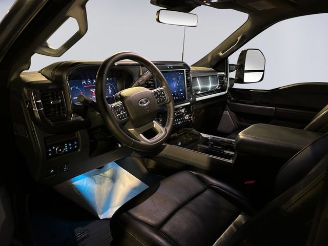 Certified 2025 Ford F450 Lariat w/ FX4 Off-Road Package image 9