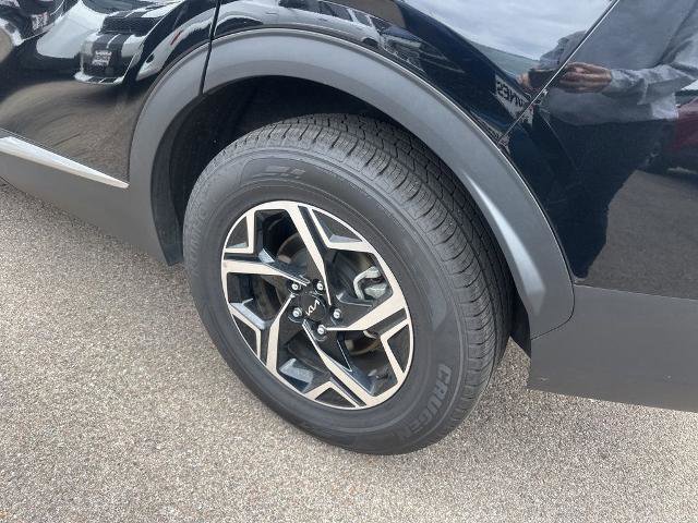 Used 2025 Kia Sportage LX AWD/4WD image 15