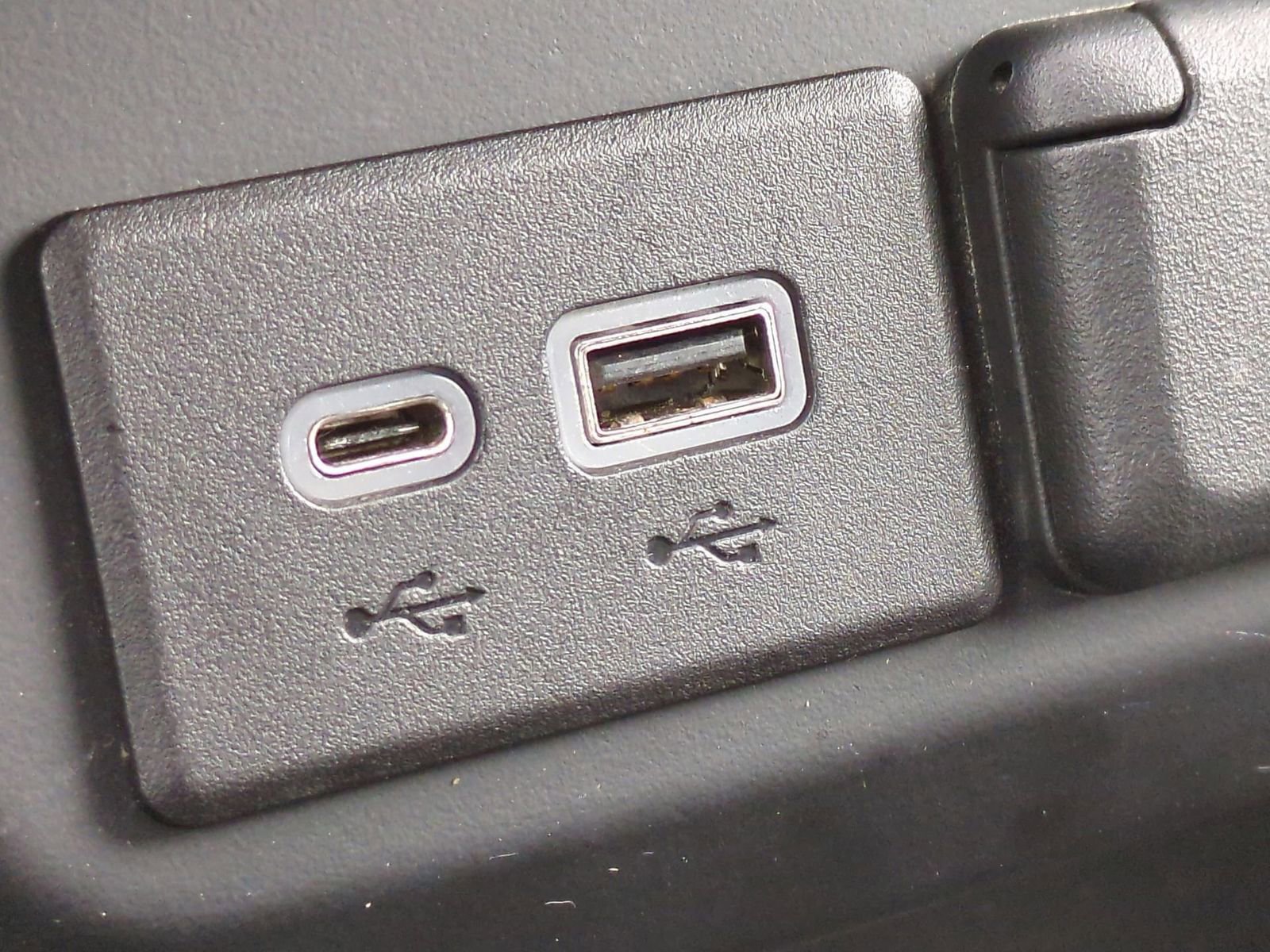 Used 2021 Chevrolet Silverado 1500 Custom Trail Boss image 32