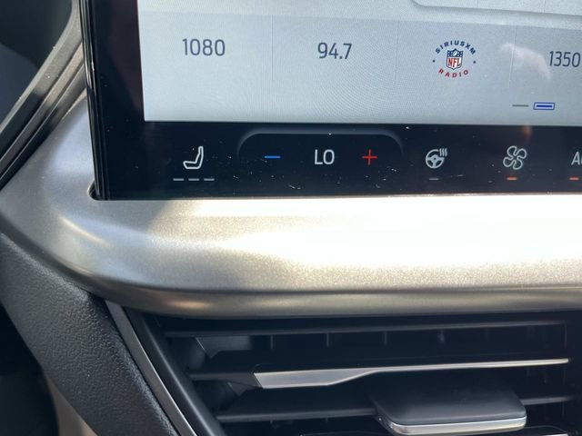 Certified 2025 Ford Escape SE FWD image 43