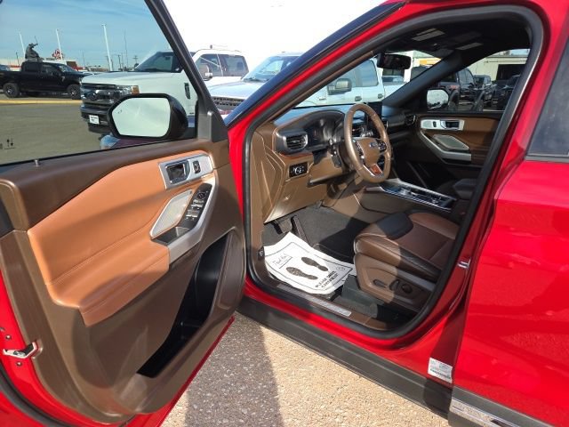 Certified 2024 Ford Explorer King Ranch w/ Technology Package AWD/4WD image 25