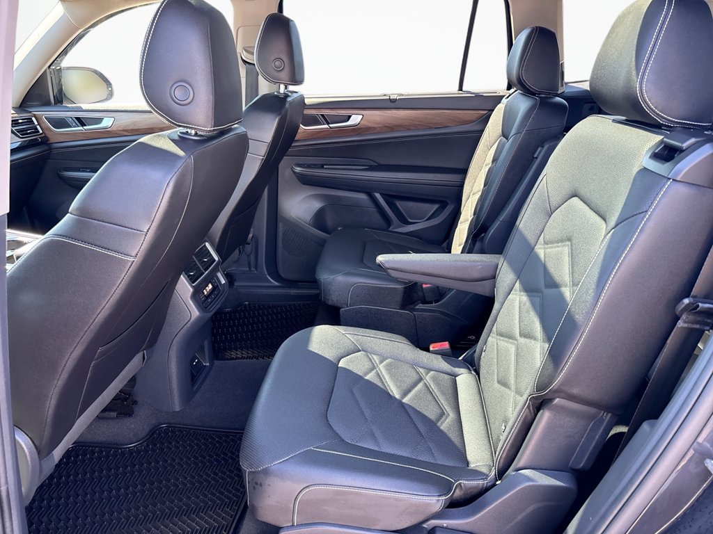 Used 2025 Volkswagen Atlas SE w/ Panoramic Sunroof Package AWD/4WD image 18