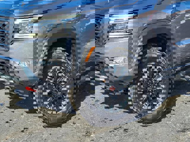 Used 2022 Nissan Frontier PRO-4X w/ Technology Package image 9