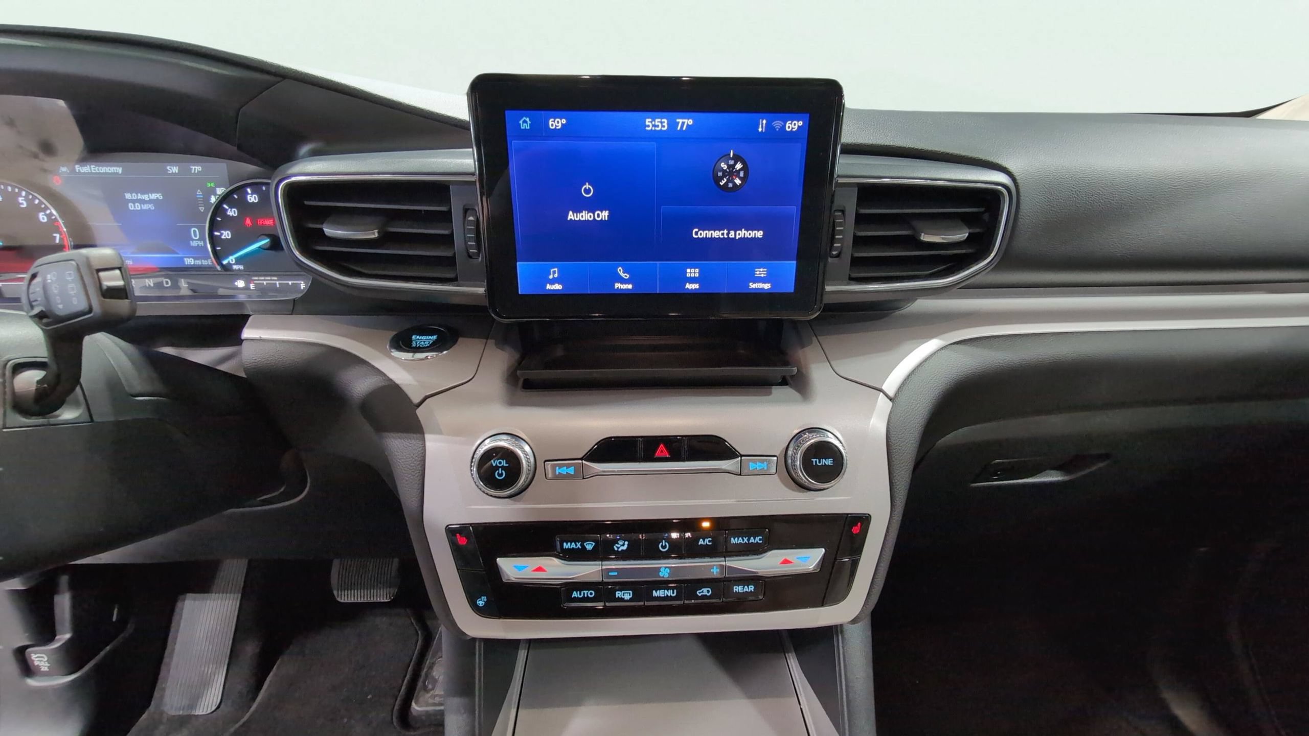 Certified 2023 Ford Explorer XLT w/ Equipment Group 202A AWD/4WD image 24