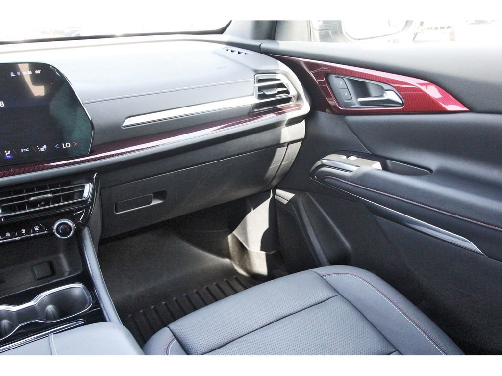 Used 2024 Chevrolet Traverse Z71 AWD/4WD image 14